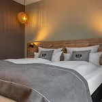 - The Niu, Timber Esslingen By Ihg 3*