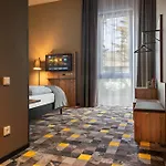 - The Niu, Timber Esslingen By Ihg 3*