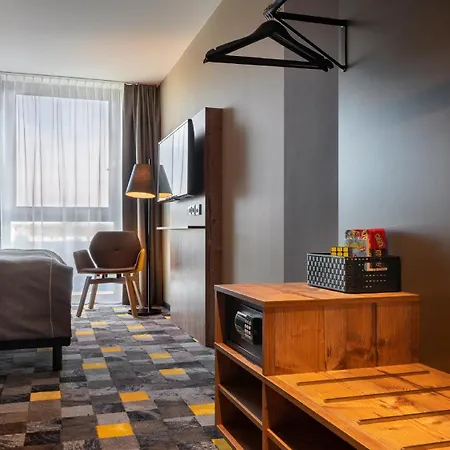 - The Niu, Timber Esslingen By Ihg 3*