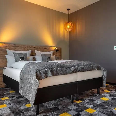 - The Niu, Timber Esslingen By Ihg Έσλινγκεν