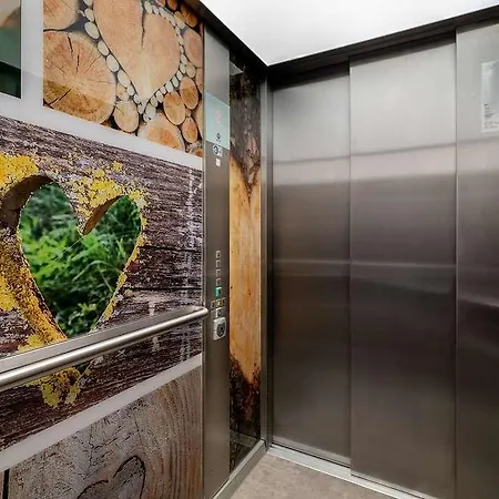 - The Niu, Timber Esslingen By Ihg 3*