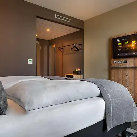 - The Niu, Timber Esslingen By Ihg Отель
